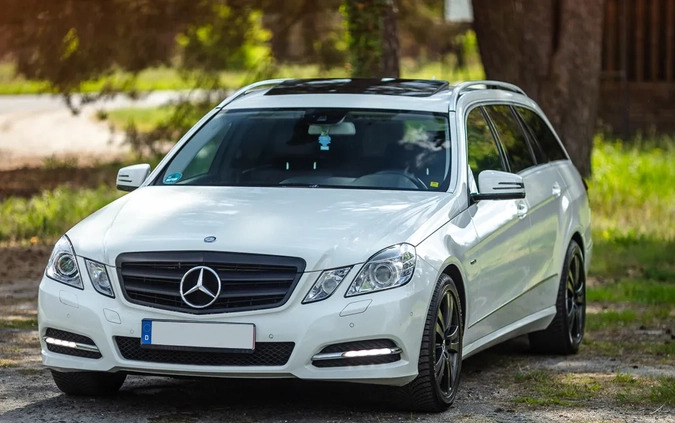 Mercedes-Benz Klasa E cena 33900 przebieg: 284000, rok produkcji 2011 z Ujazd małe 667